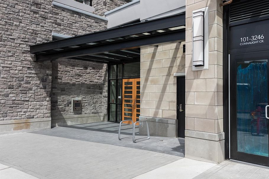 317 3220 Connaught Crescent North Vancouver, BC - 2