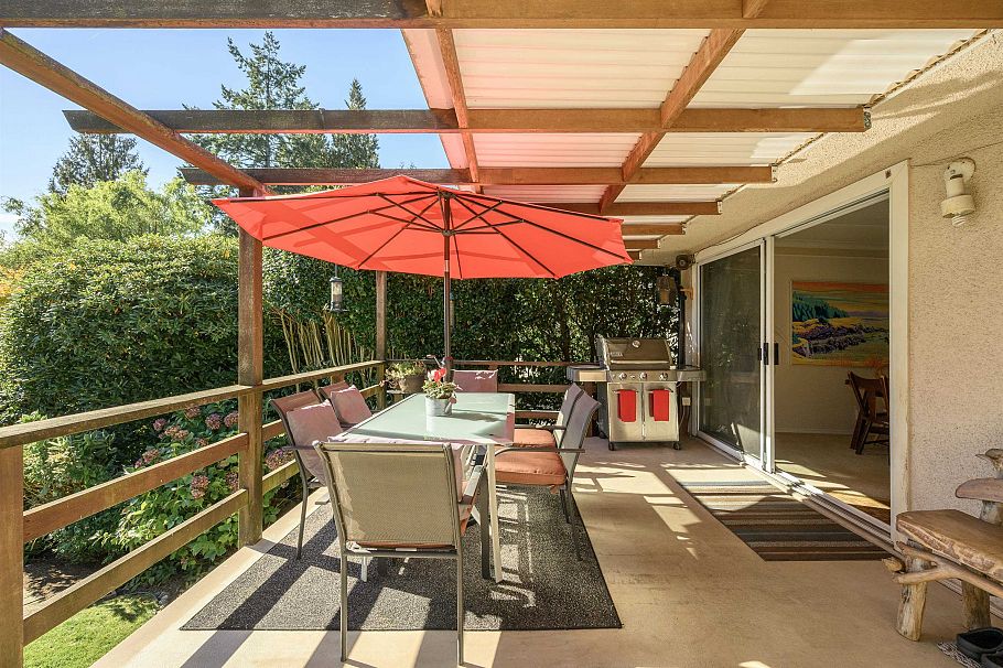 545 W 22nd Street North Vancouver, BC - 33