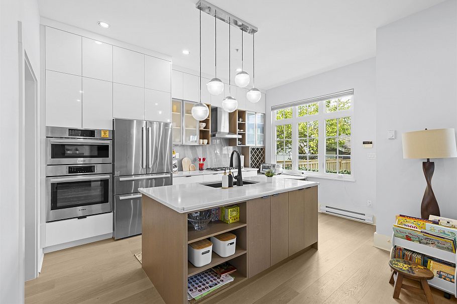 3711 W 11th Avenue Vancouver, BC - 14