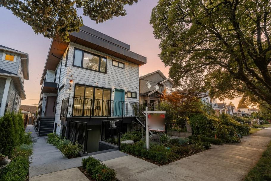 3 2282 E 8th Avenue Vancouver, BC - 37