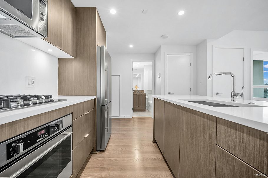 1610 125 E 14th Street North Vancouver, BC - 10