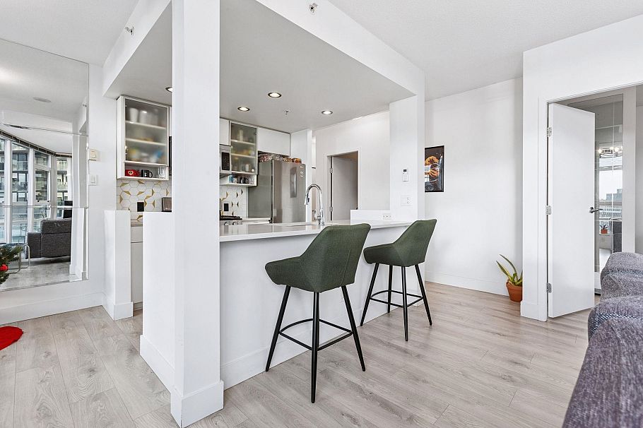 2602 939 Expo Boulevard Vancouver, BC - 3