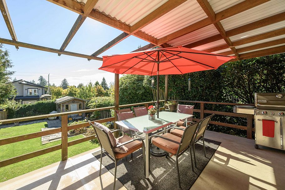 545 W 22nd Street North Vancouver, BC - 31