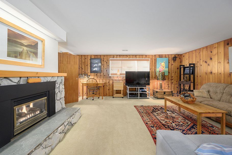 545 W 22nd Street North Vancouver, BC - 21