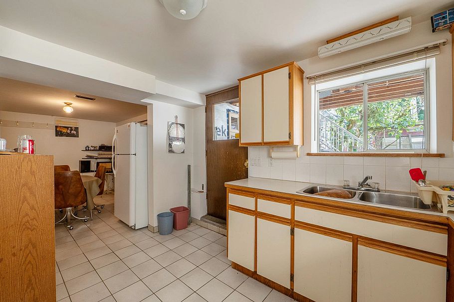 1794 E 6th Avenue Vancouver, BC - 27