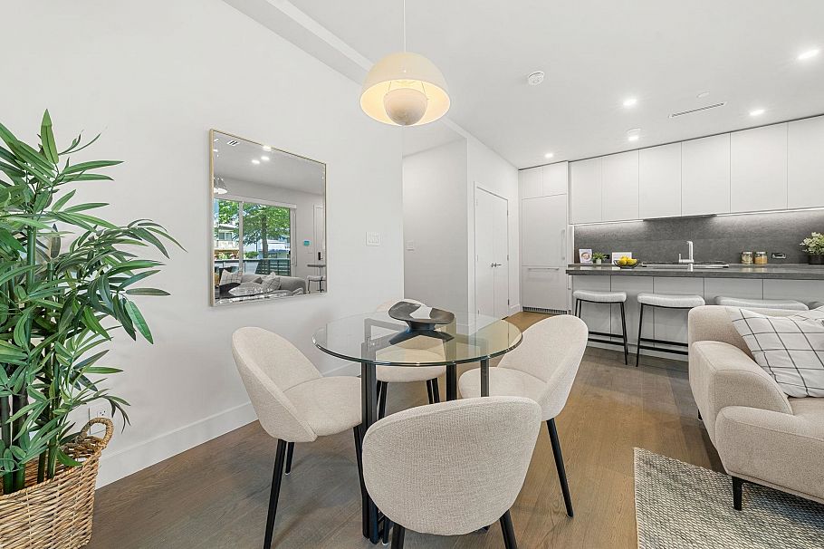 1 638 E 46th Avenue Vancouver, BC - 9