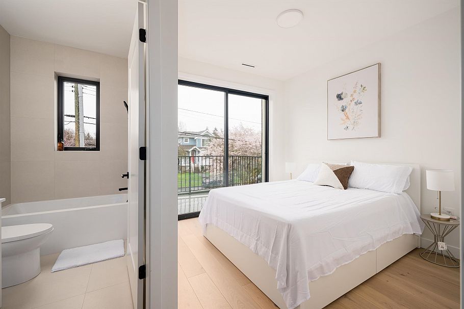 838 W 64th Avenue Vancouver, BC - 18