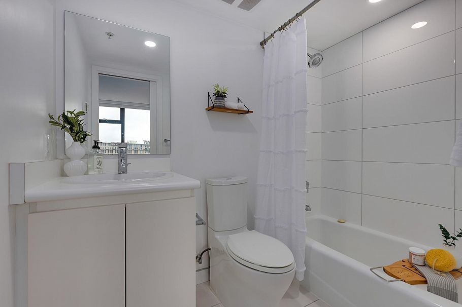 1102 66 W Cordova Street Vancouver, BC - 14