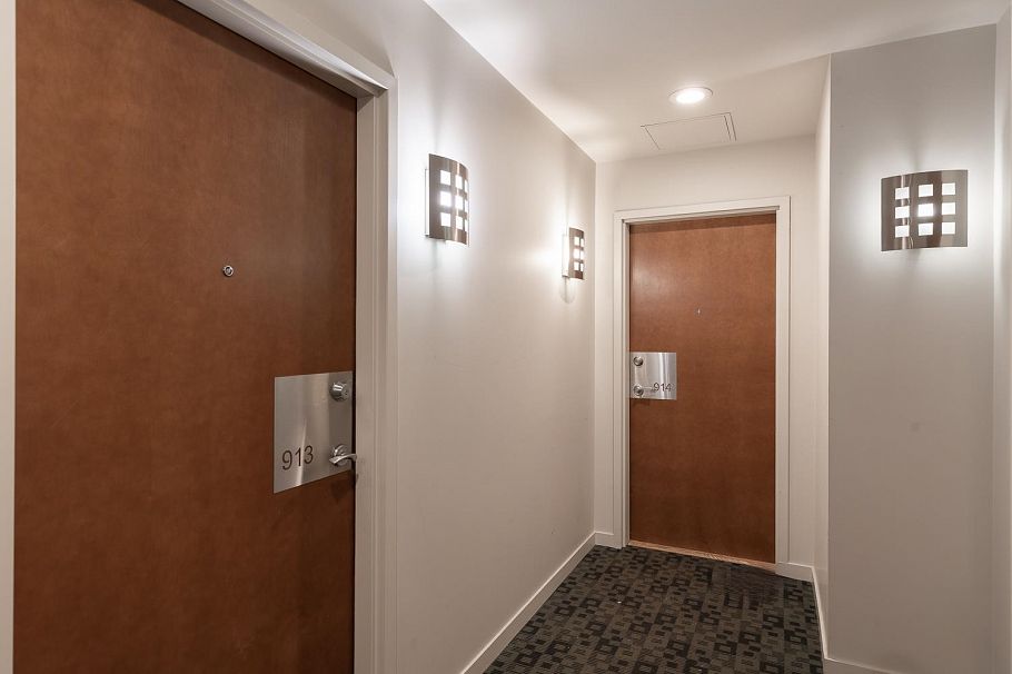 913 1333 W Georgia Street Vancouver, BC - 4