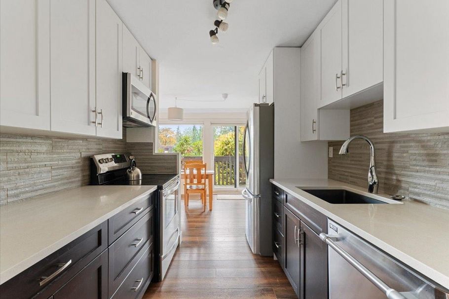 1019 Old Lillooet Road North Vancouver, BC - 12