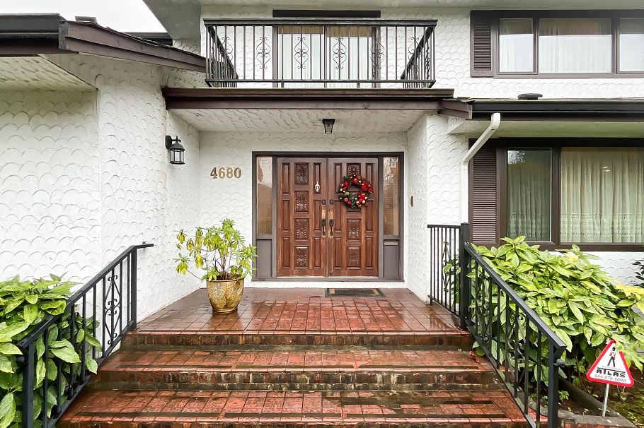 4680 W 15th Avenue Vancouver, BC - 4