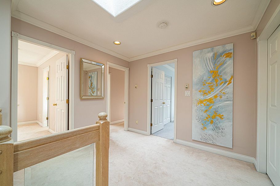 4255 W 15th Avenue Vancouver, BC - 25