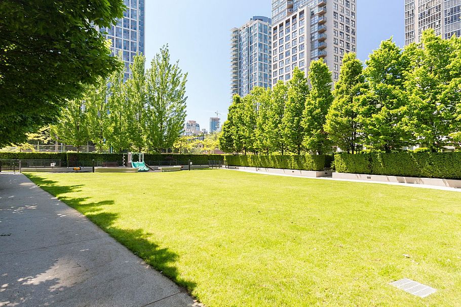 2602 939 Expo Boulevard Vancouver, BC - 35