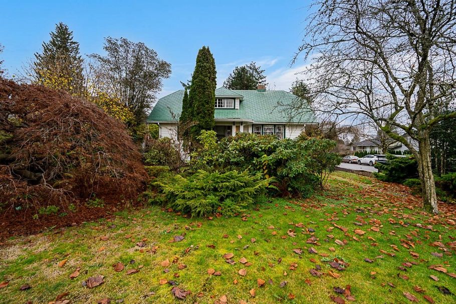 1204 Grand Boulevard North Vancouver, BC - 2