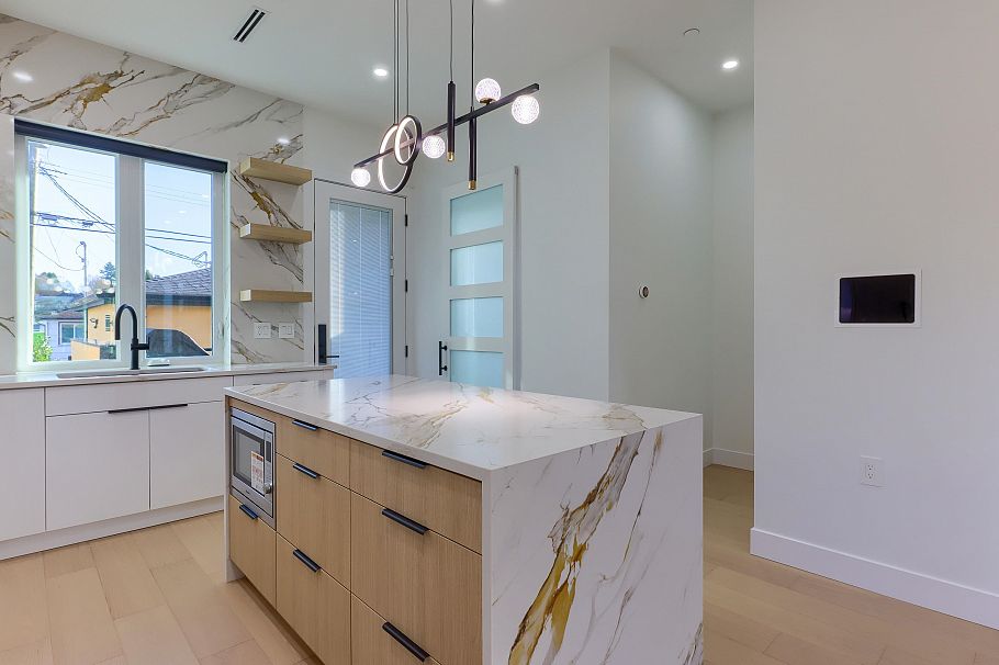 4670 Todd Street Vancouver, BC - 15