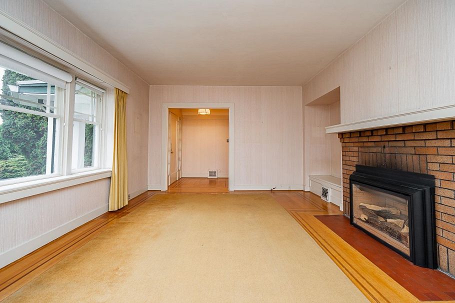 1204 Grand Boulevard North Vancouver, BC - 7