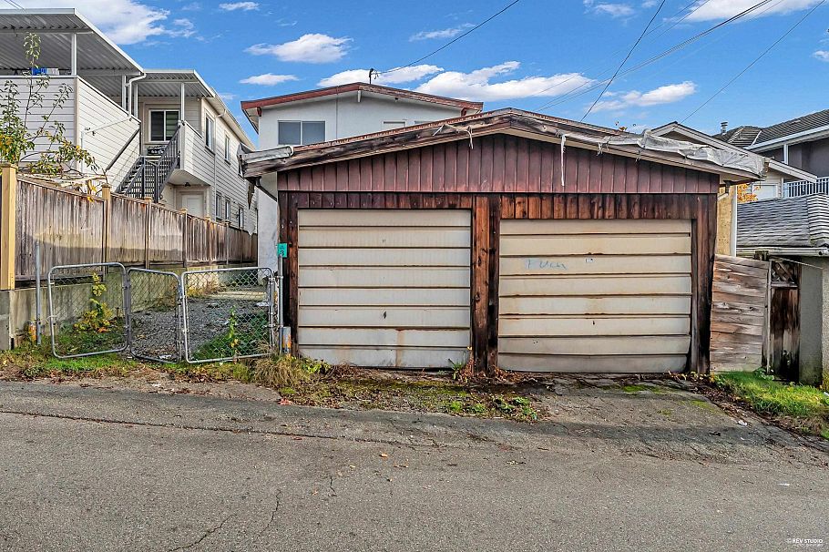 7511 Main Street Vancouver, BC - 40