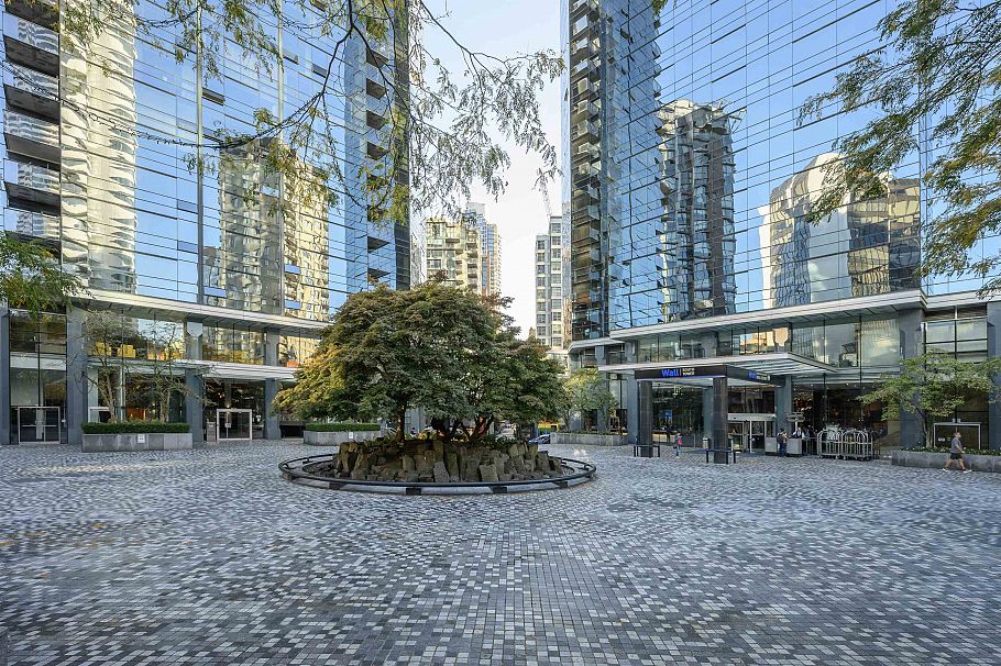 2005 1050 Burrard Street Vancouver, BC - 3