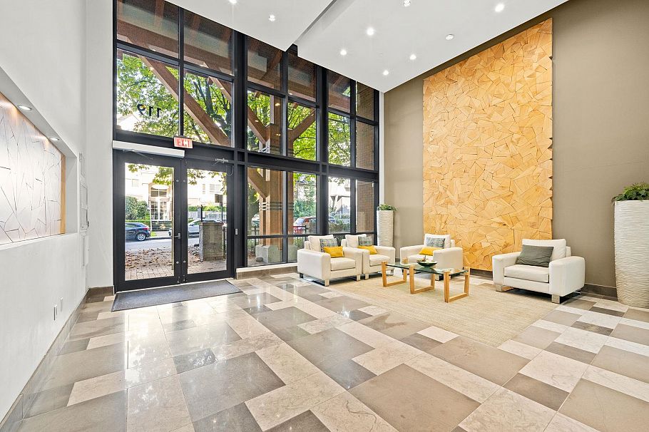 127 119 W 22nd Street North Vancouver, BC - 22