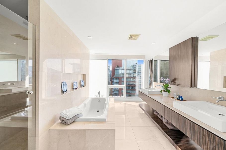 2101 1139 W Cordova Street Vancouver, BC - 11