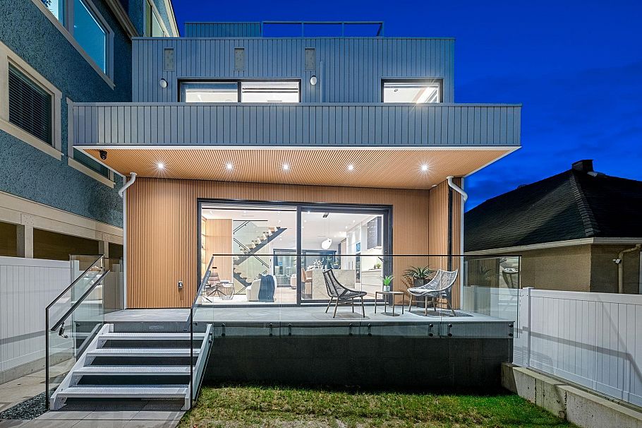 3679 Pandora Street Vancouver, BC - 32