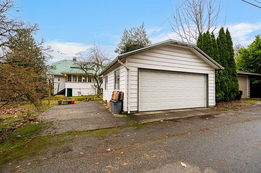 1204 Grand Boulevard North Vancouver, BC - 34