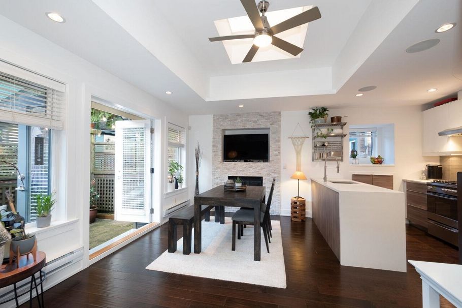 250 E 10th Street North Vancouver, BC - 4