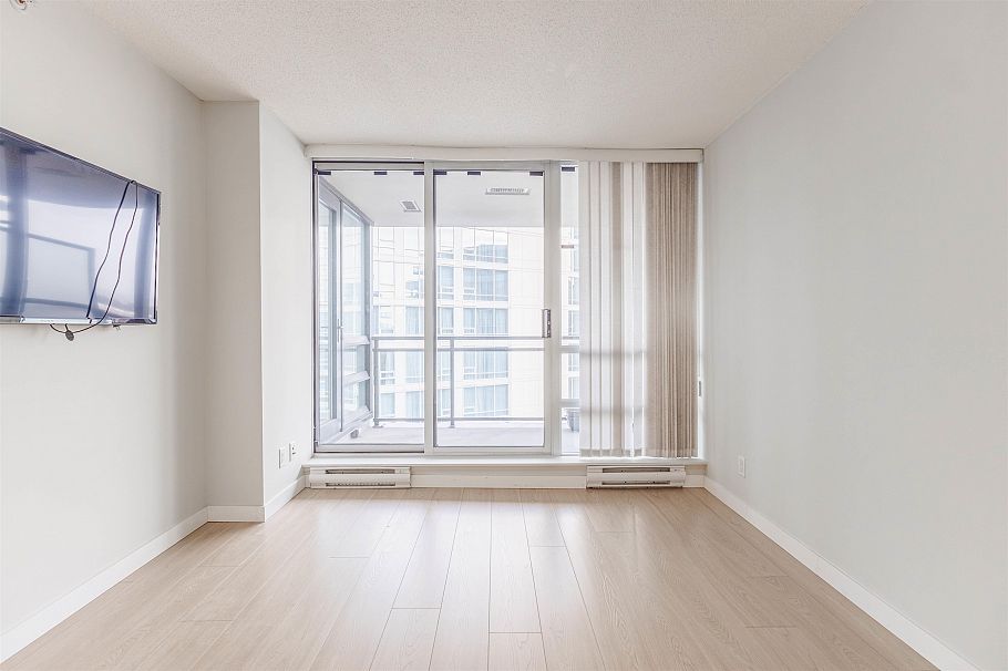 1202 3111 Corvette Way Richmond, BC - 10