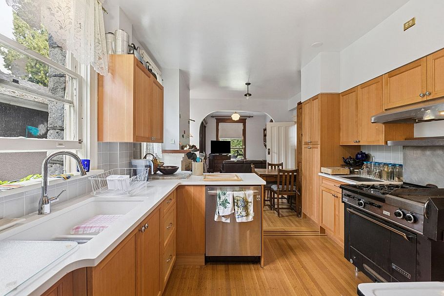 1617 W Grand Boulevard North Vancouver, BC - 14