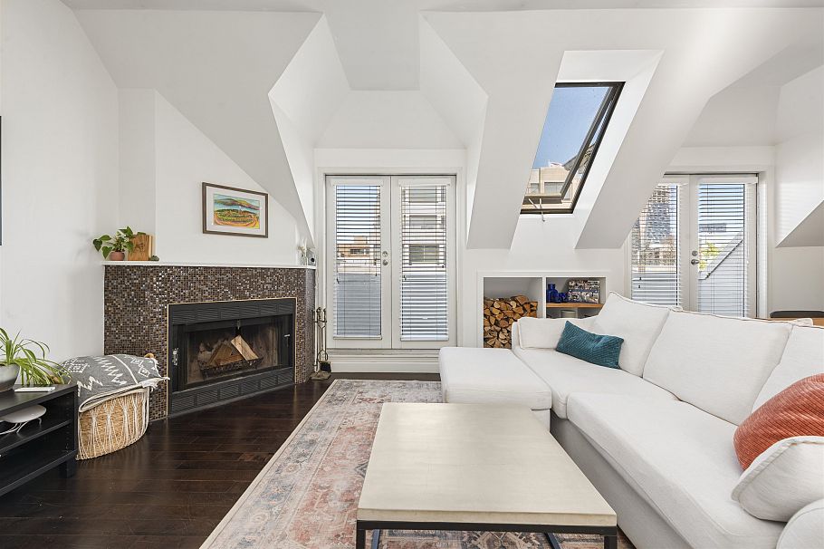 1858 W 1st Avenue Vancouver, BC - 1