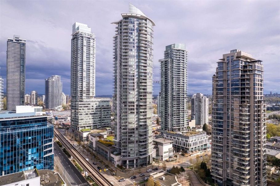 809 2008 Rosser Avenue Burnaby, BC - 1