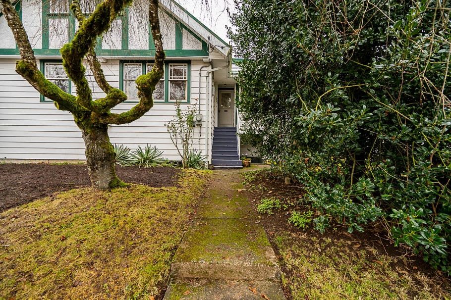 1204 Grand Boulevard North Vancouver, BC - 29