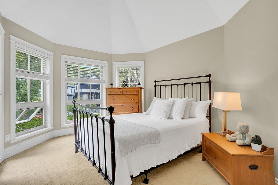 4038 W 33rd Avenue Vancouver, BC - 22