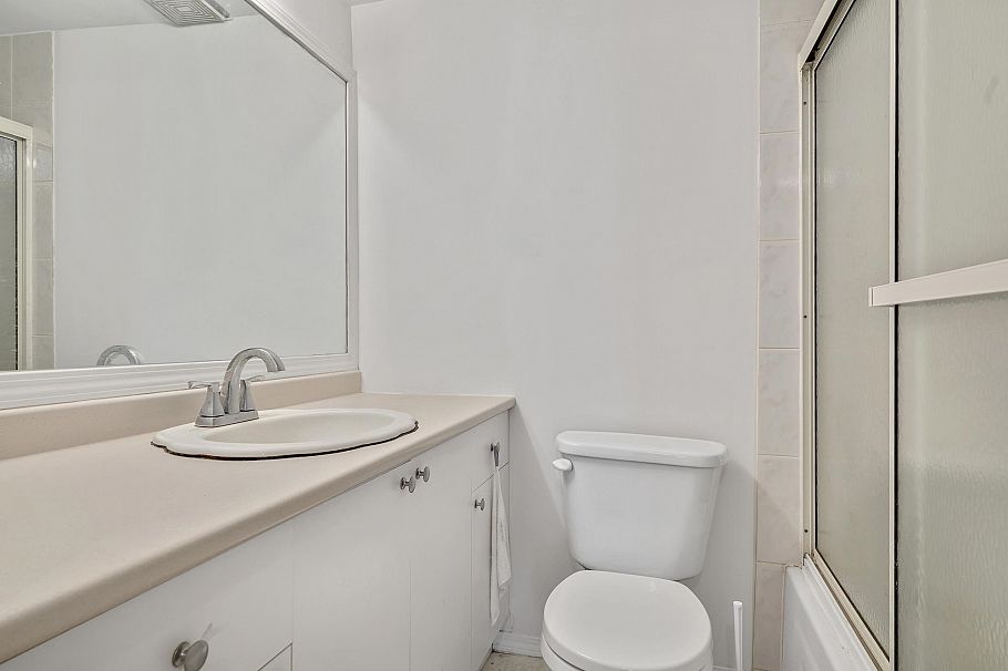 2336 45 Avenue Vancouver, BC - 31