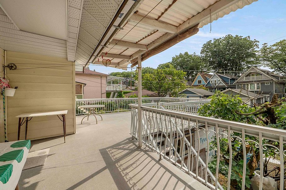 1794 E 6th Avenue Vancouver, BC - 16