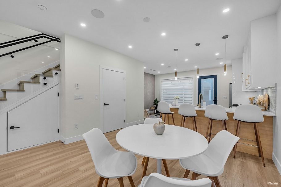 2 2705 E 3rd Avenue Vancouver, BC - 10