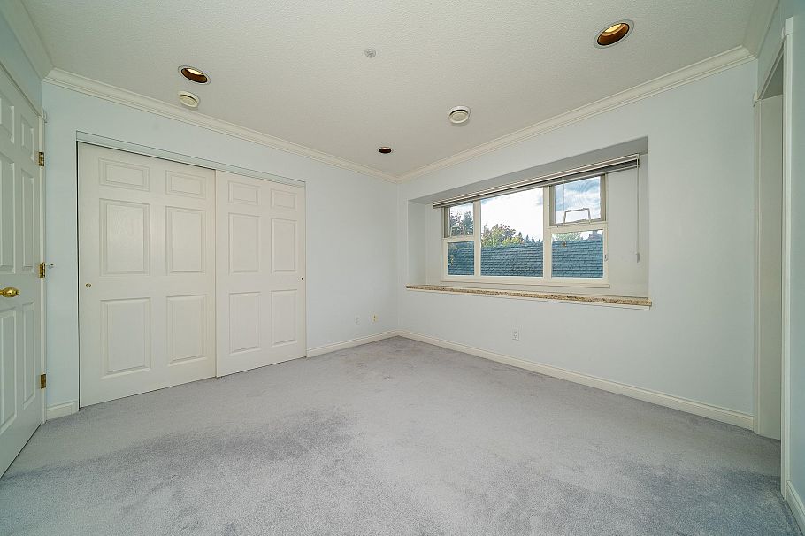 4255 W 15th Avenue Vancouver, BC - 27