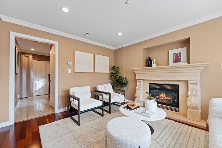 1254 E 11th Avenue Vancouver, BC - 4