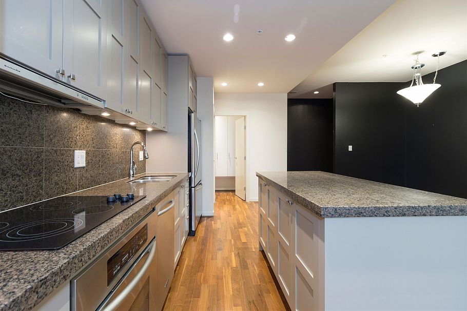 615 1333 W Georgia Street Vancouver, BC - 7