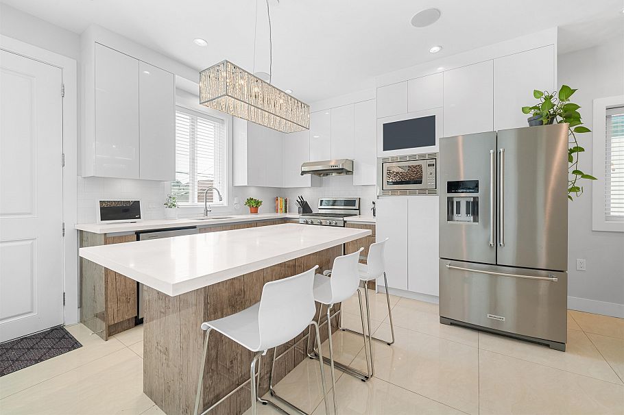 3448 Pandora Street Vancouver, BC - 1