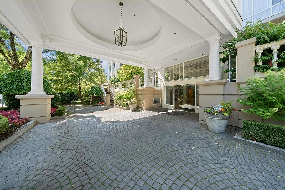 216 5735 Hampton Place Vancouver, BC - 30