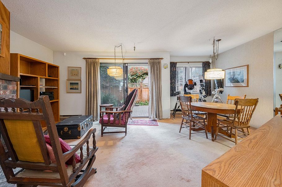 14 251 W 14th Street North Vancouver, BC - 5