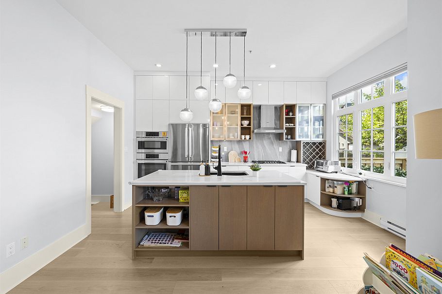 3711 W 11th Avenue Vancouver, BC - 11