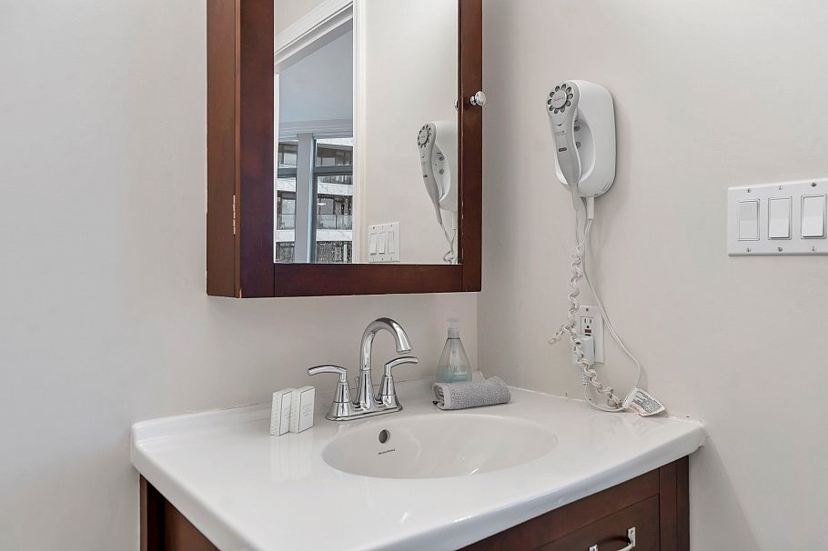 1306 1383 Howe Street Vancouver, BC - 26