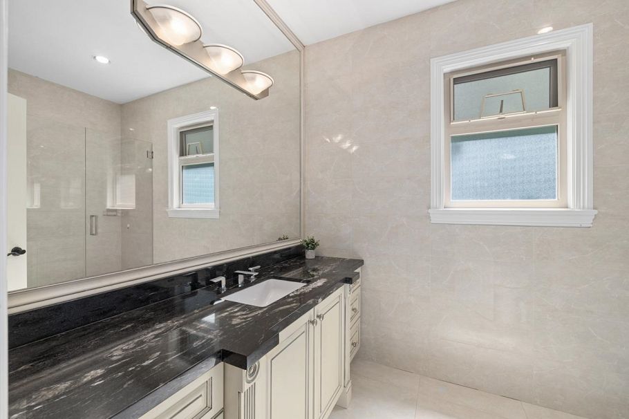 8291 Laurel Street Vancouver, BC - 20