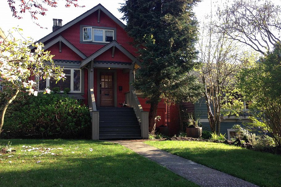 3716 W 30th Avenue Vancouver, BC - 1
