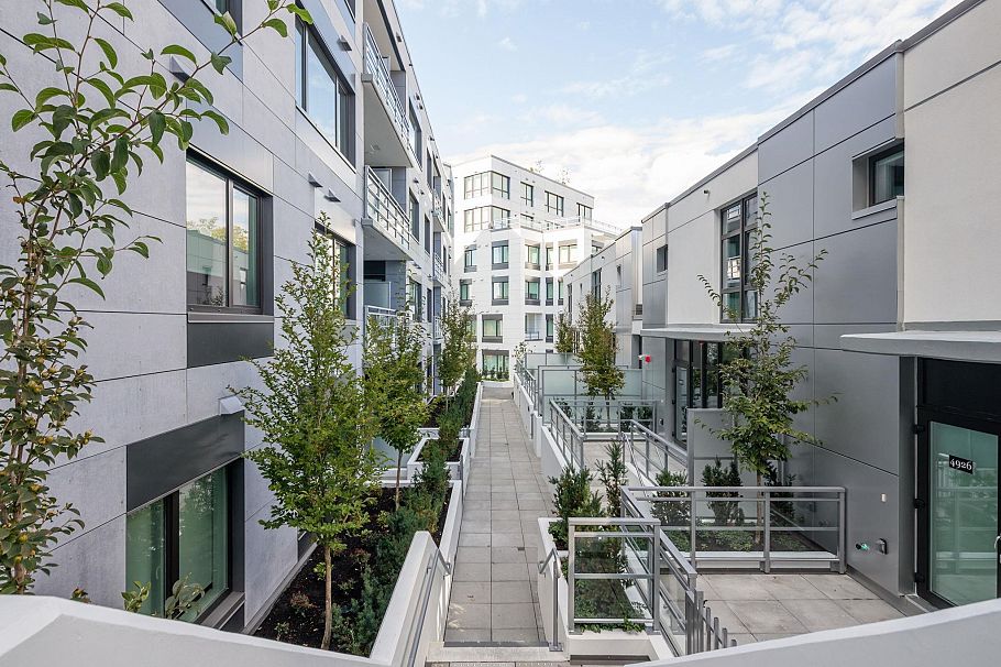 203 4932 Cambie Street Vancouver, BC - 4