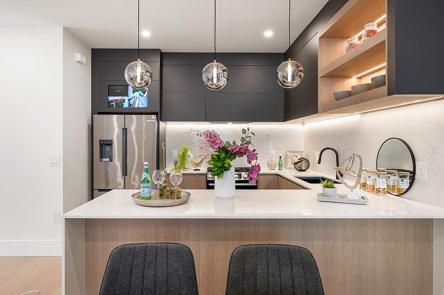 3 3065 Charles Street Vancouver, BC - 17