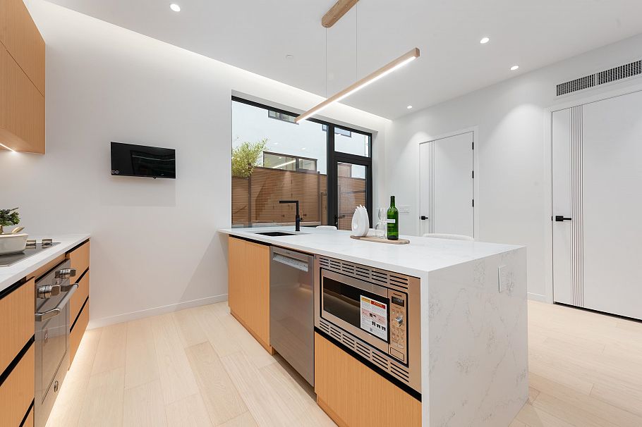 2 1595 W 66th Avenue Vancouver, BC - 12