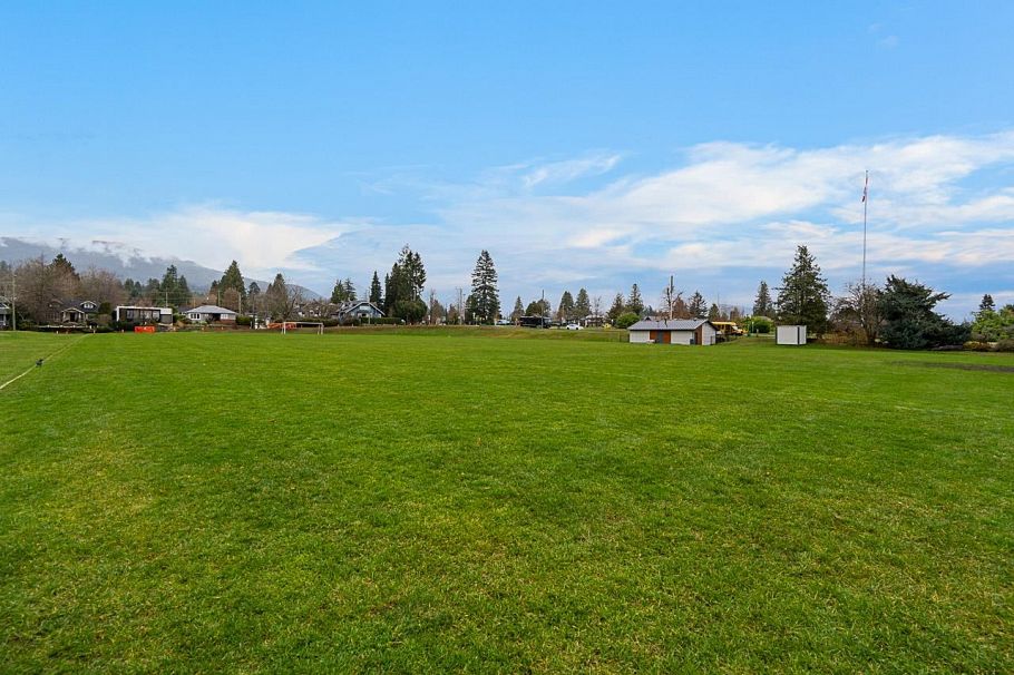 1204 Grand Boulevard North Vancouver, BC - 37